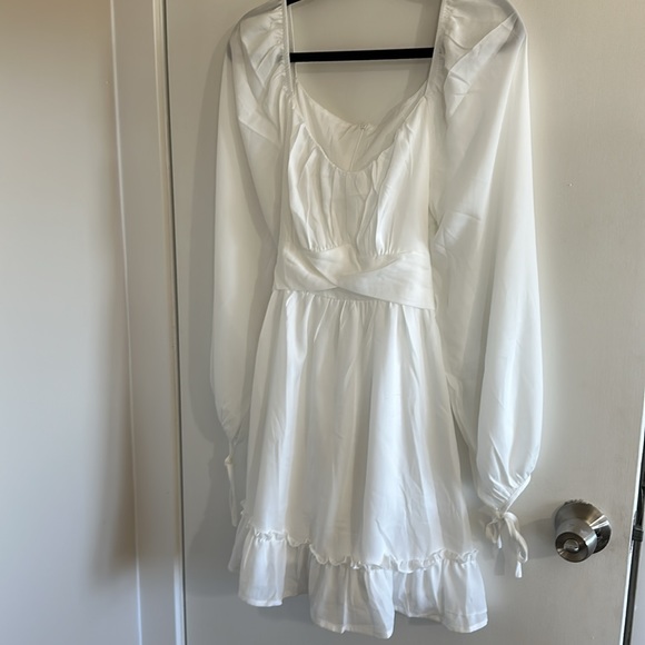 ✨ NW White Sweetheart Dress ✨ - Picture 3 of 4